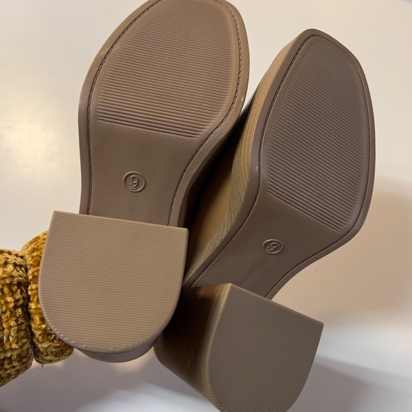 Universal Thread Tan Mules - Picture 8 of 13